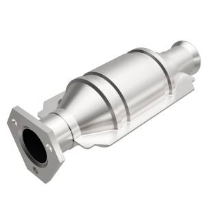 MagnaFlow Exhaust Products Standard Grade Direct-Fit Catalytic Converter 22916