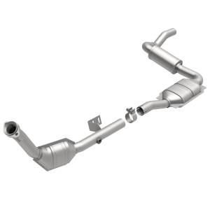 MagnaFlow Exhaust Products HM Grade Direct-Fit Catalytic Converter 24141