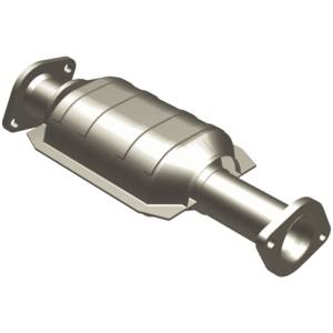 MagnaFlow Exhaust Products - MagnaFlow Exhaust Products California Direct-Fit Catalytic Converter 334760