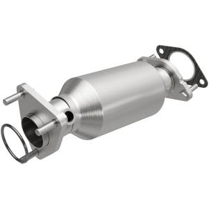 MagnaFlow Exhaust Products California Direct-Fit Catalytic Converter 5582665