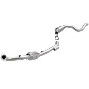 MagnaFlow Exhaust Products OEM Grade Direct-Fit Catalytic Converter 49868