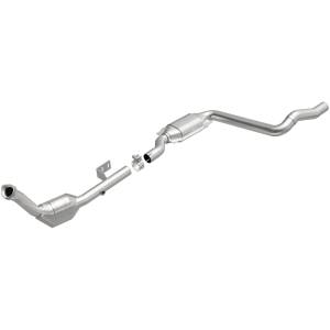MagnaFlow Exhaust Products OEM Grade Direct-Fit Catalytic Converter 52116