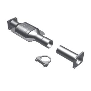 MagnaFlow Exhaust Products Standard Grade Direct-Fit Catalytic Converter 93199